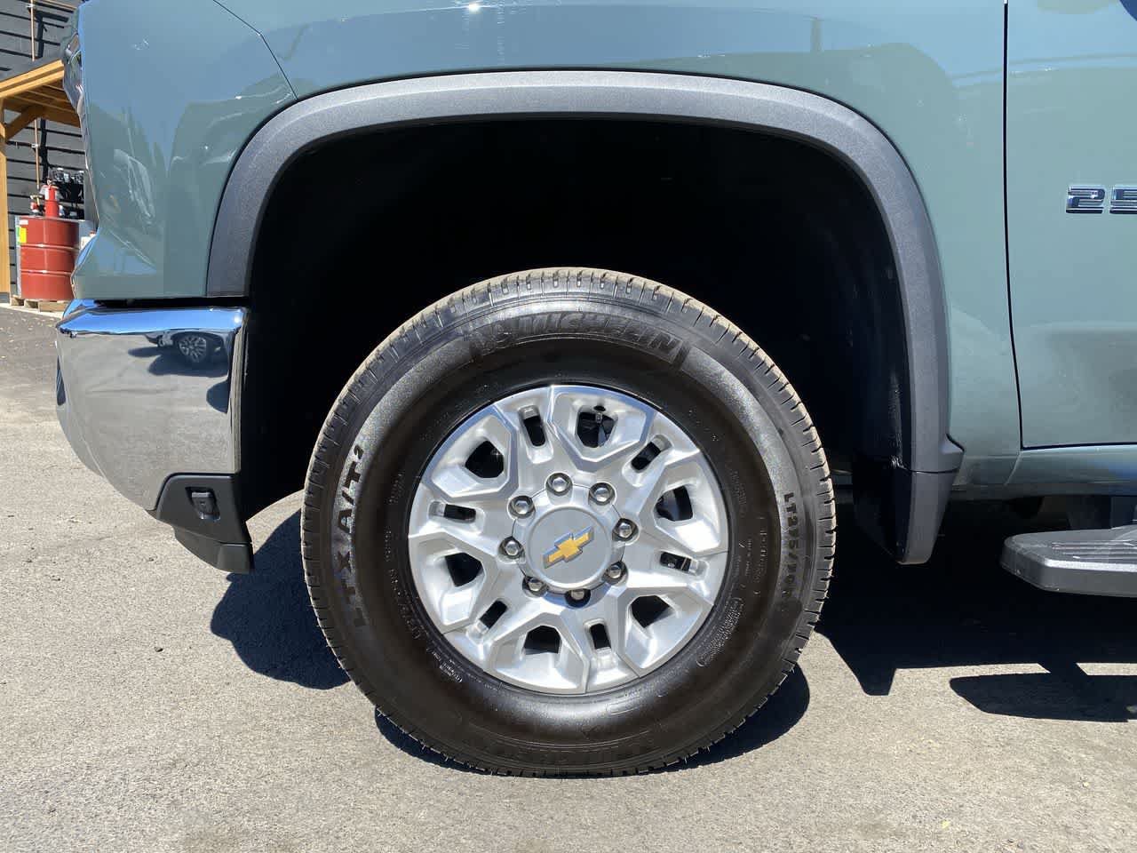 Used 2025 Chevrolet Silverado 2500 LT w/ Safety Package AWD/4WD image 12