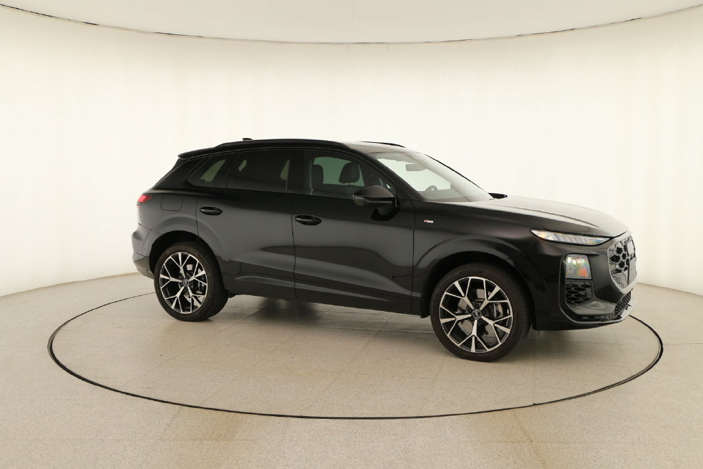 Certified 2026 Audi Q3 quattro 2.0T AWD/4WD image 9