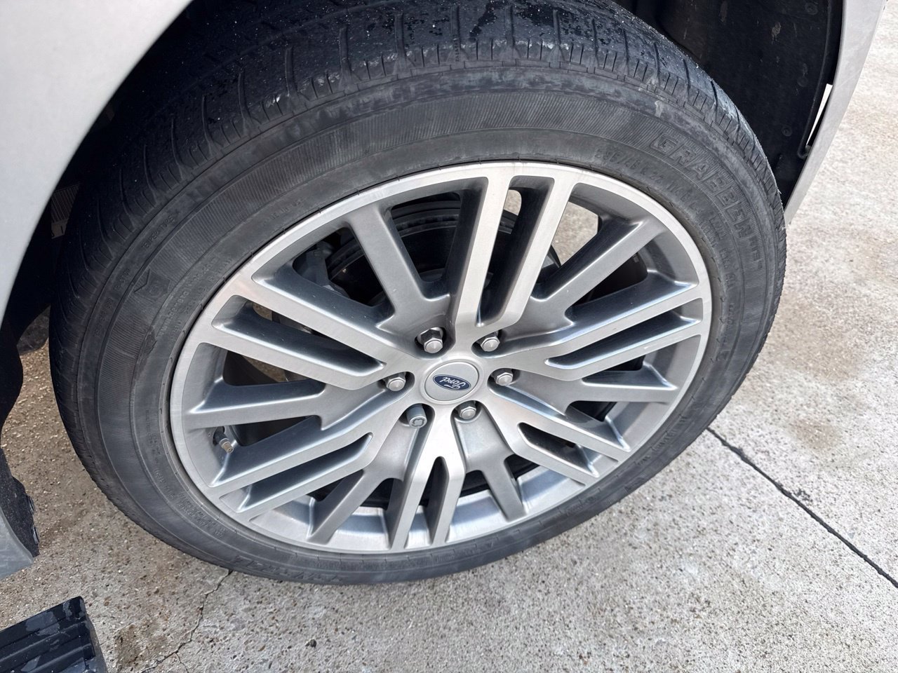 Used 2024 Ford Expedition Limited RWD image 16