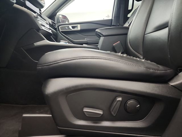 Used 2020 Ford Explorer XLT w/ Equipment Group 202A image 16