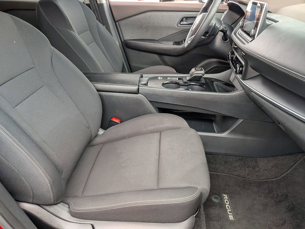 Used 2023 Nissan Rogue S FWD image 19