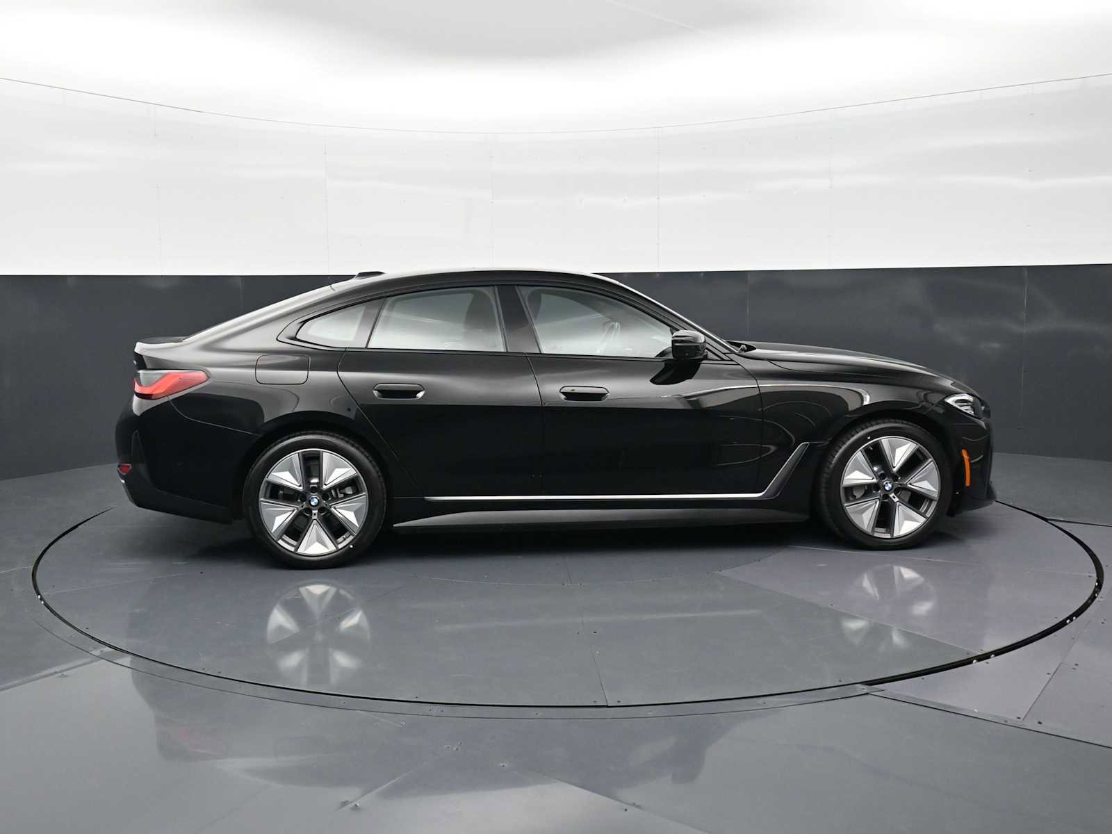 Certified 2023 BMW i4 eDrive35 image 4