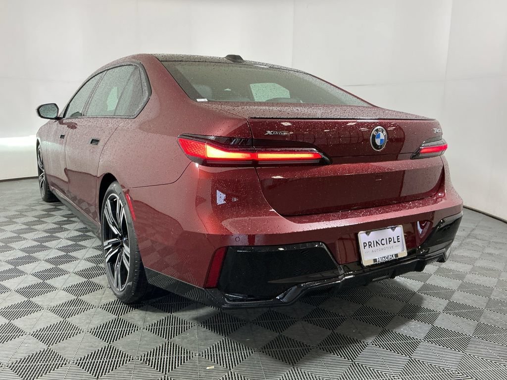Certified 2025 BMW 740i xDrive w/ Premium Package AWD/4WD image 7