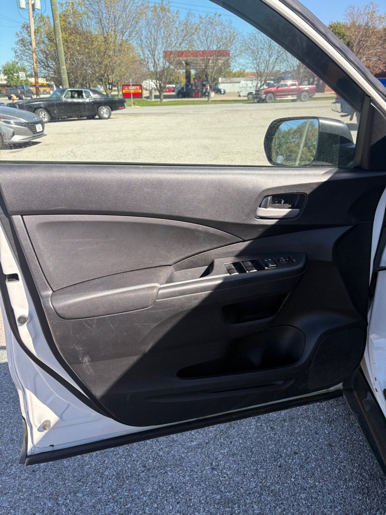 Used 2015 Honda CR-V LX image 10