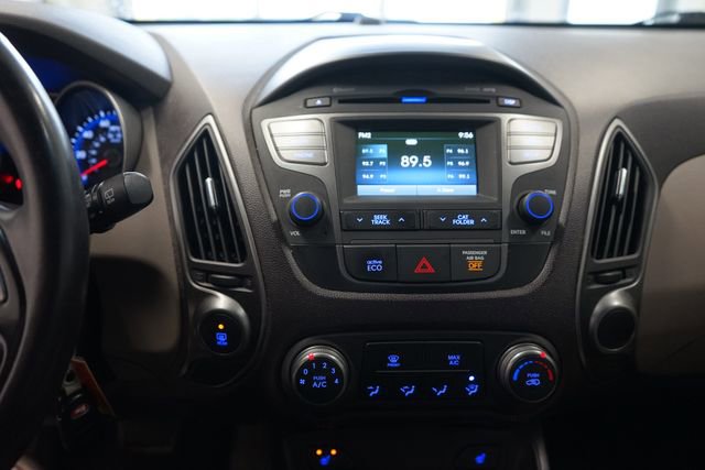 Used 2015 Hyundai Tucson SE AWD/4WD image 23