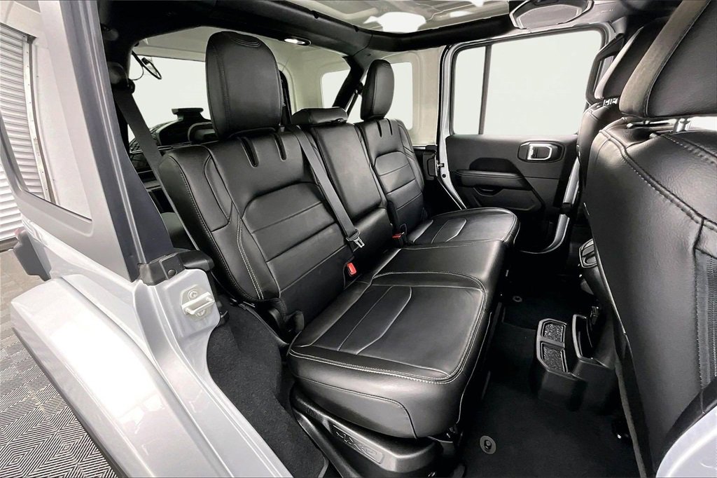Used 2023 Jeep Wrangler Unlimited Sahara image 27