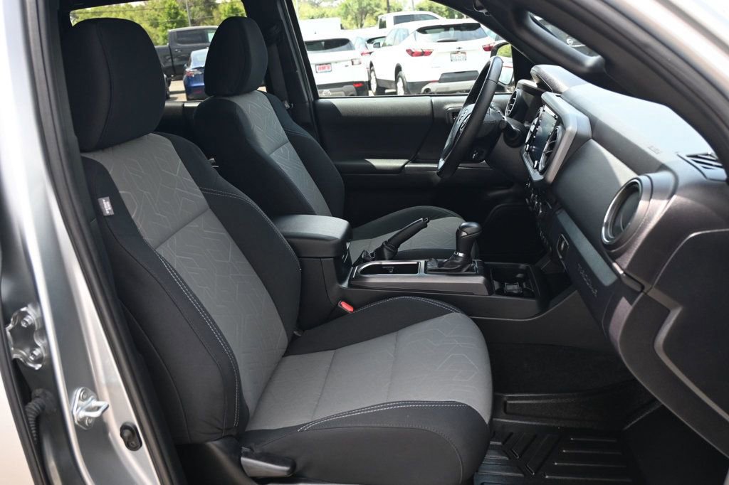 Used 2022 Toyota Tacoma TRD Off-Road image 15