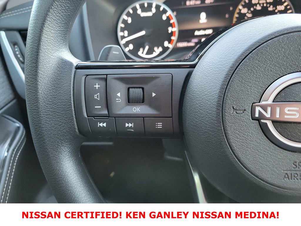 Certified 2023 Nissan Rogue SV image 30