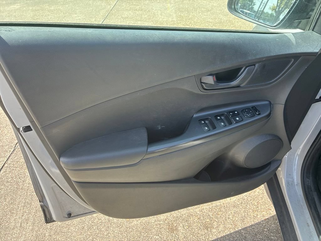 Used 2022 Hyundai Kona SEL FWD image 17