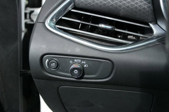 Used 2017 Chevrolet Malibu LT image 13