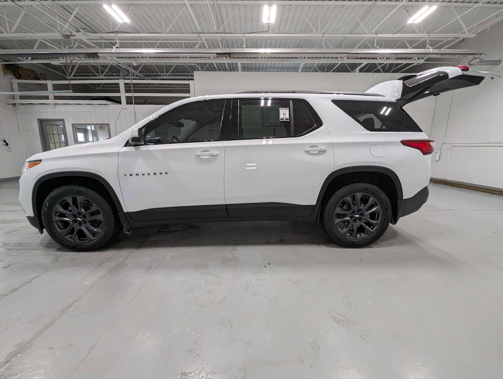 Certified 2021 Chevrolet Traverse RS image 12