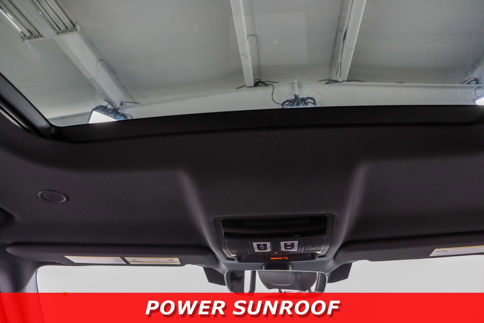 Used 2023 Land Rover Defender 130 X-Dynamic SE image 21