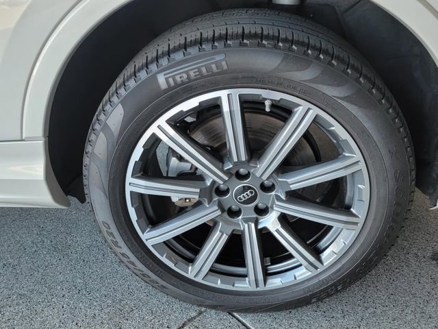 Used 2023 Audi Q7 2.0T Premium Plus w/ Premium Plus Package AWD/4WD image 6