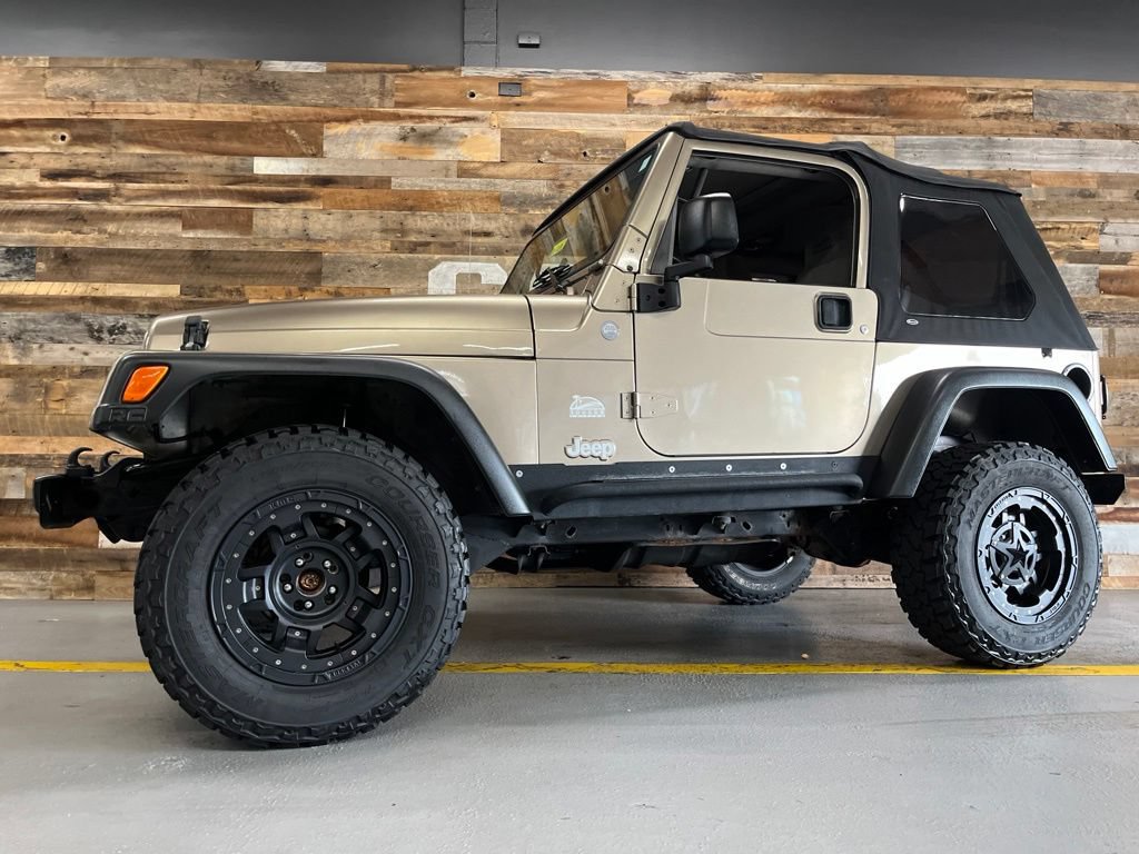 Used 2004 Jeep Wrangler Sahara w/ Dual Top Group AWD/4WD image 15