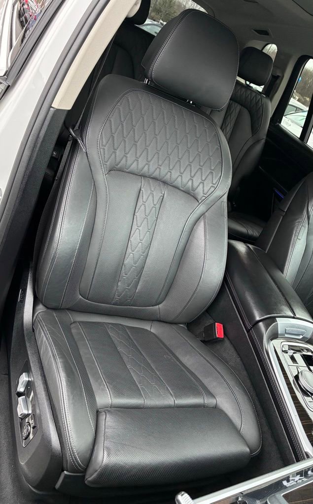 Used 2024 BMW X7 xDrive40i w/ Premium Package AWD/4WD image 32
