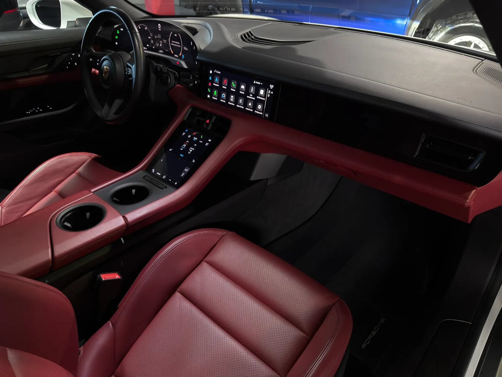 Used 2022 Porsche Taycan RWD image 59