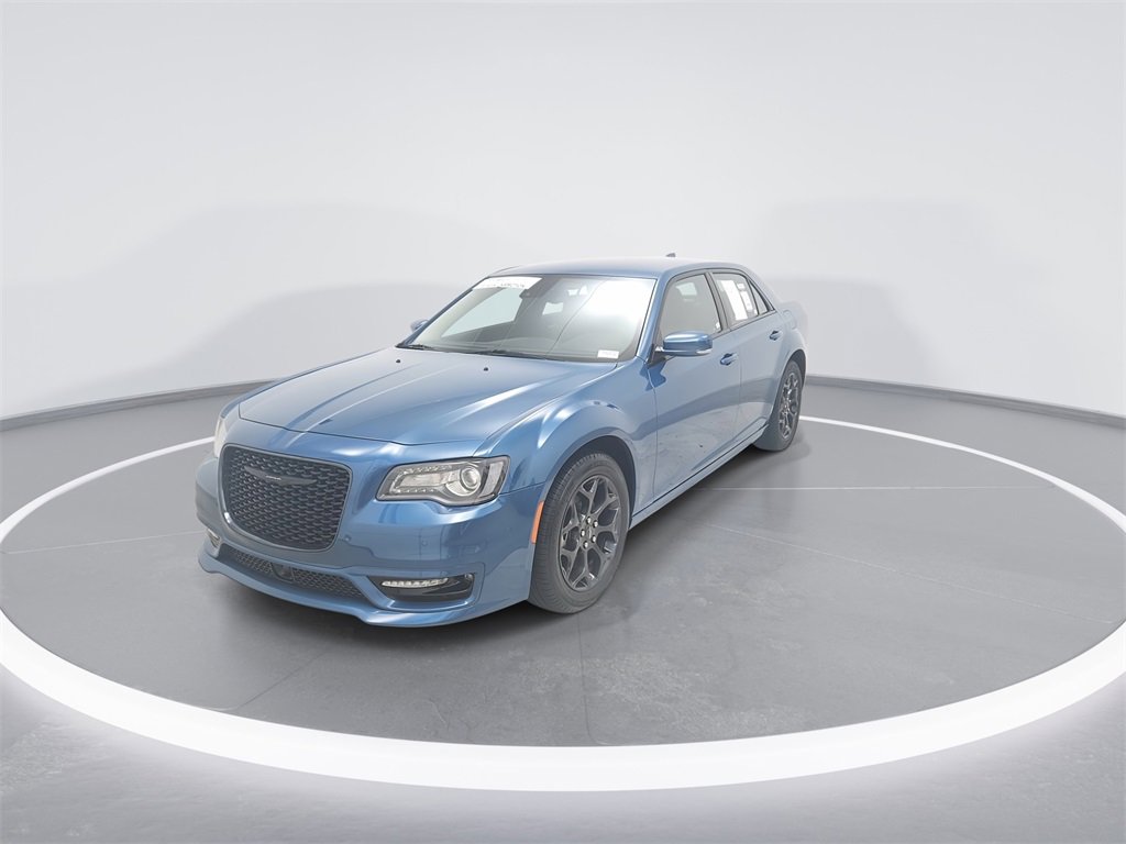 Used 2023 Chrysler 300 Touring L w/ Safetytec Plus Group image 3