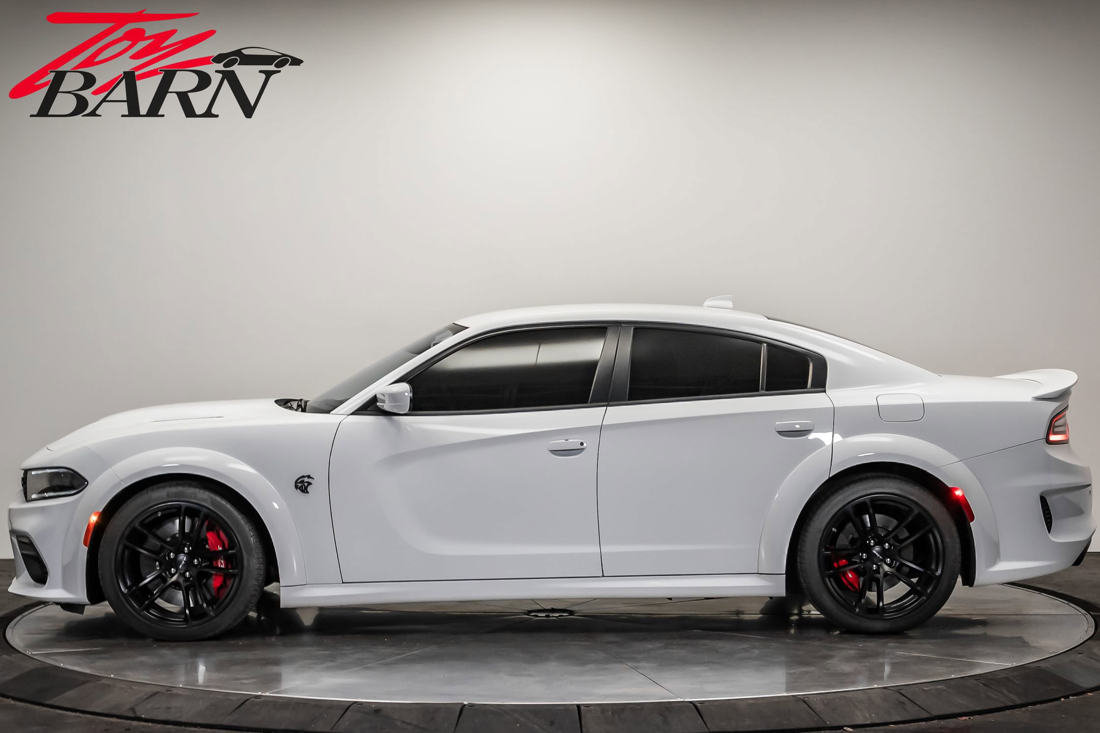 Used 2022 Dodge Charger SRT Hellcat w/ Harman/Kardon Audio Group image 2