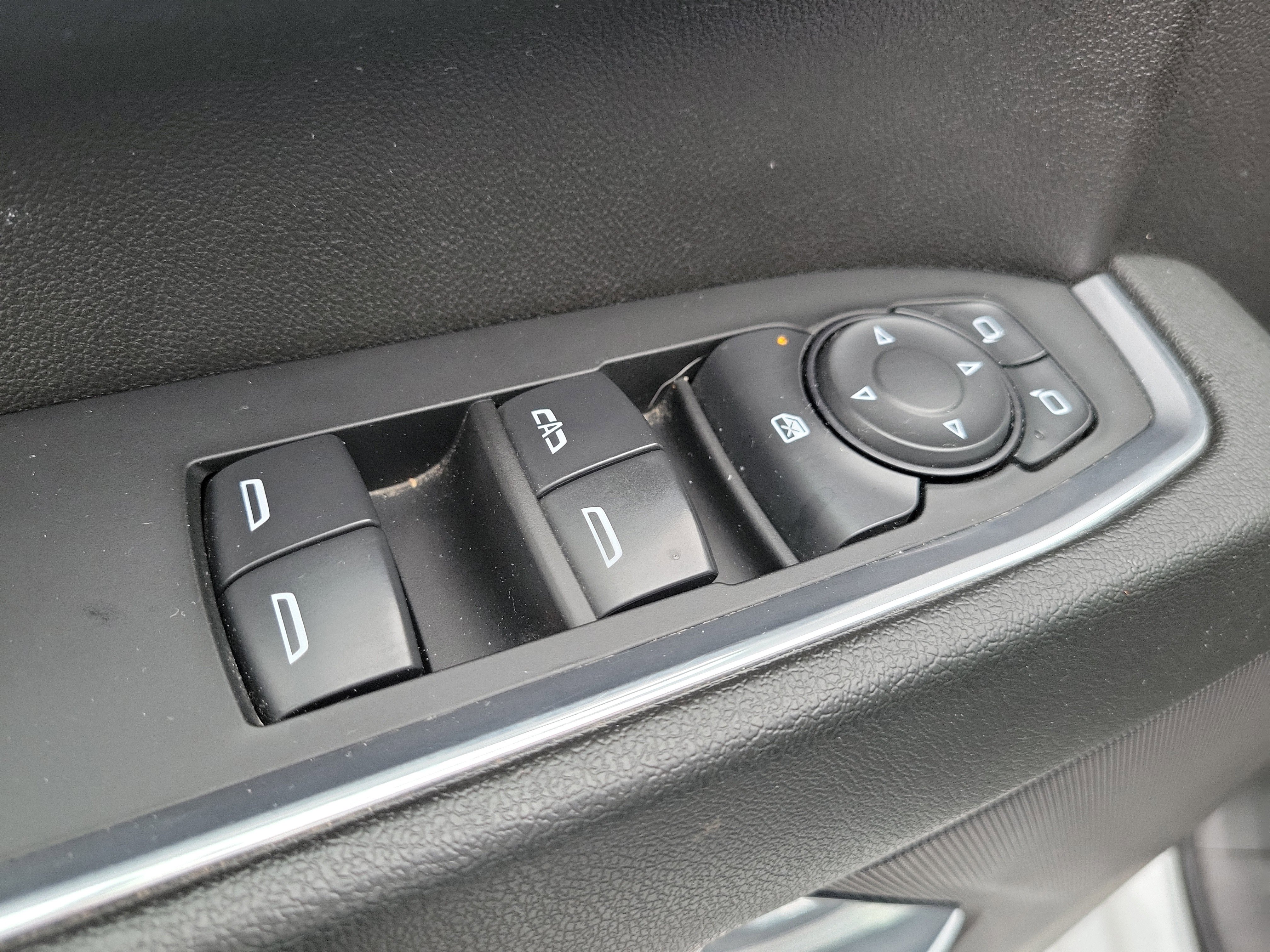 Used 2024 Chevrolet Silverado 2500 LT image 20