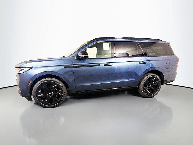 New 2027 Lincoln Navigator Reserve w/ Jet Appearance Package AWD/4WD image 4