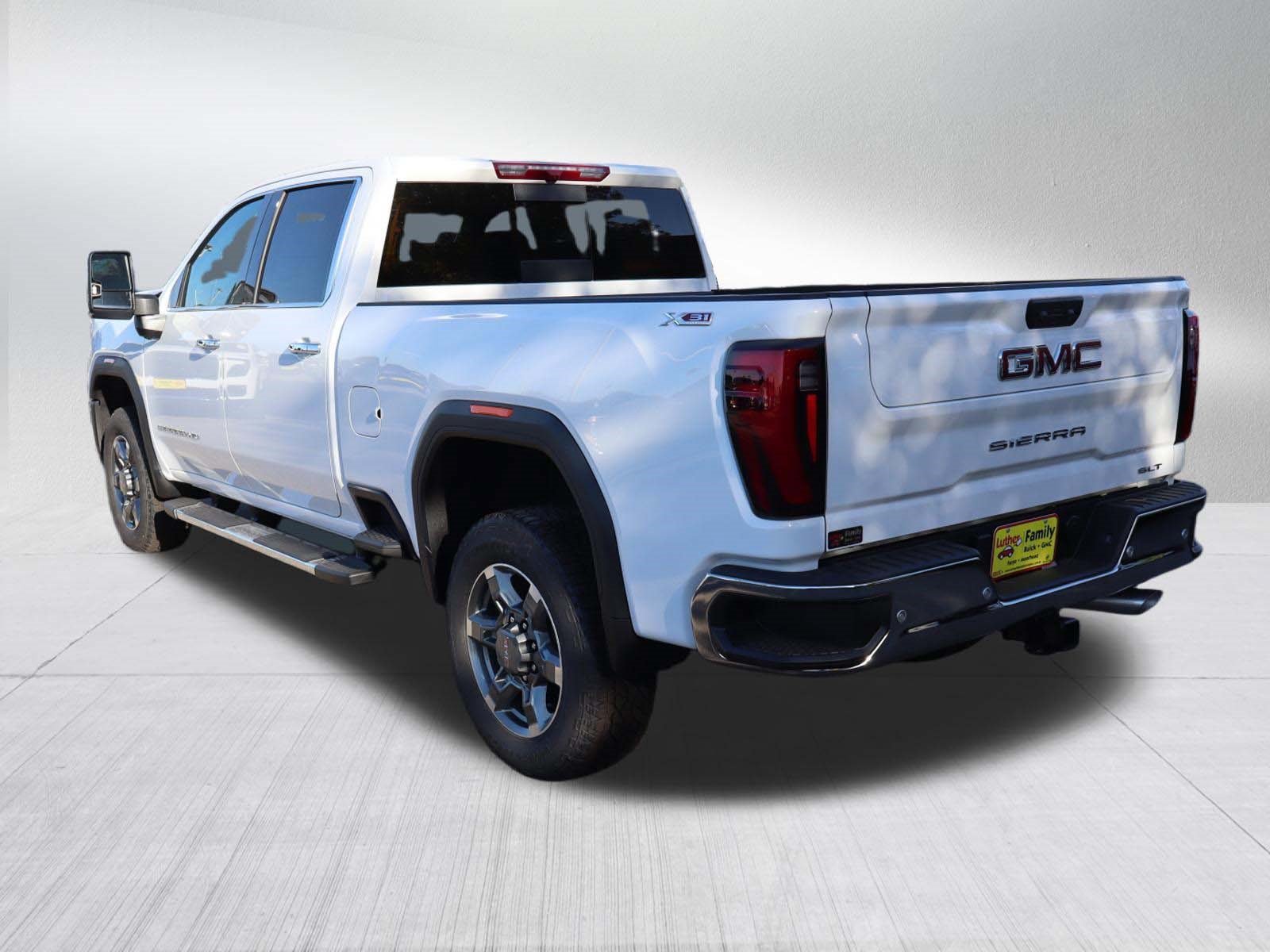 New 2026 GMC Sierra 3500 SLT w/ SLT Premium Package AWD/4WD image 5