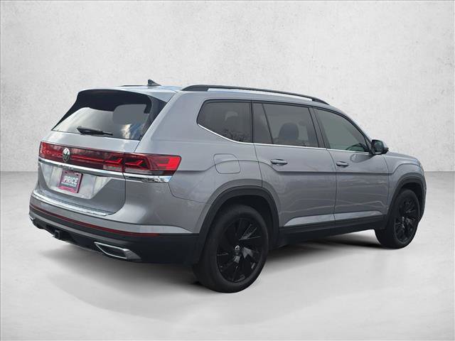 Used 2024 Volkswagen Atlas SE w/ Black Wheel Package image 5
