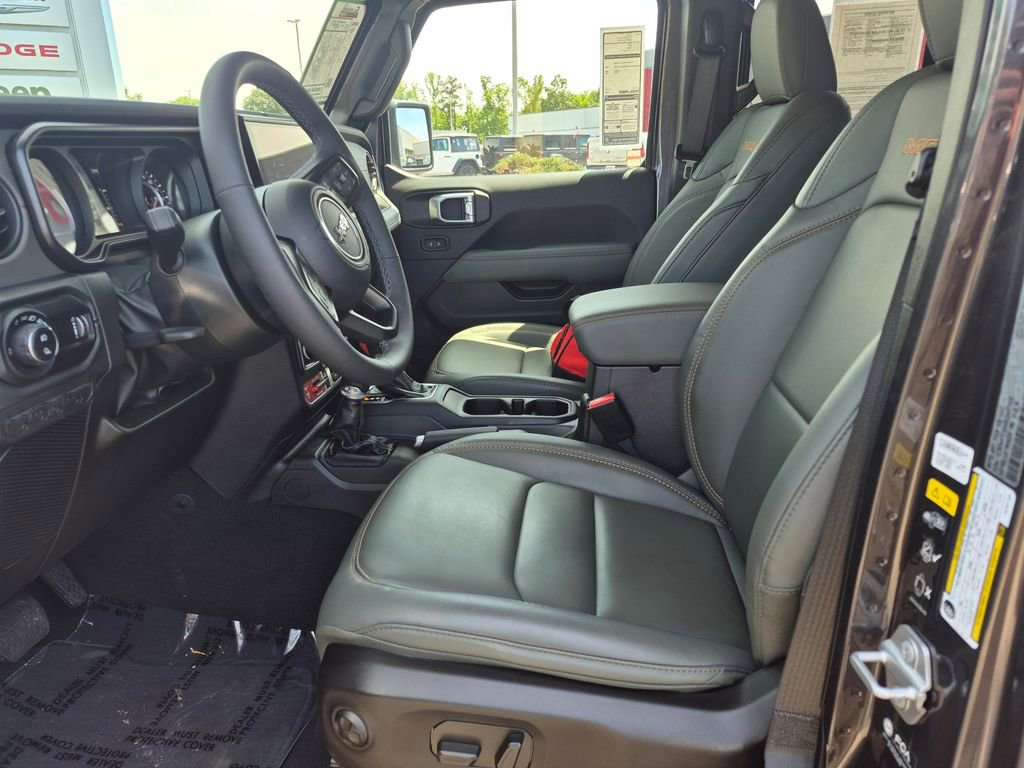 Used 2025 Jeep Gladiator Mojave w/ Convenience Group AWD/4WD video 2