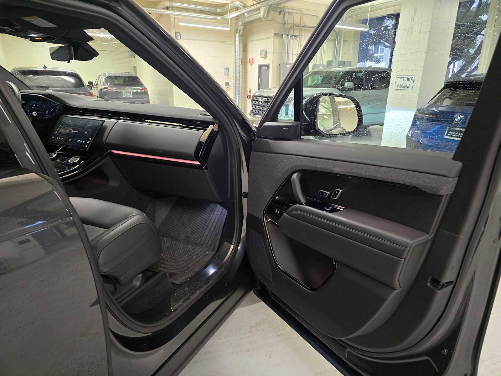 Used 2023 Land Rover Range Rover Sport SE Dynamic image 12