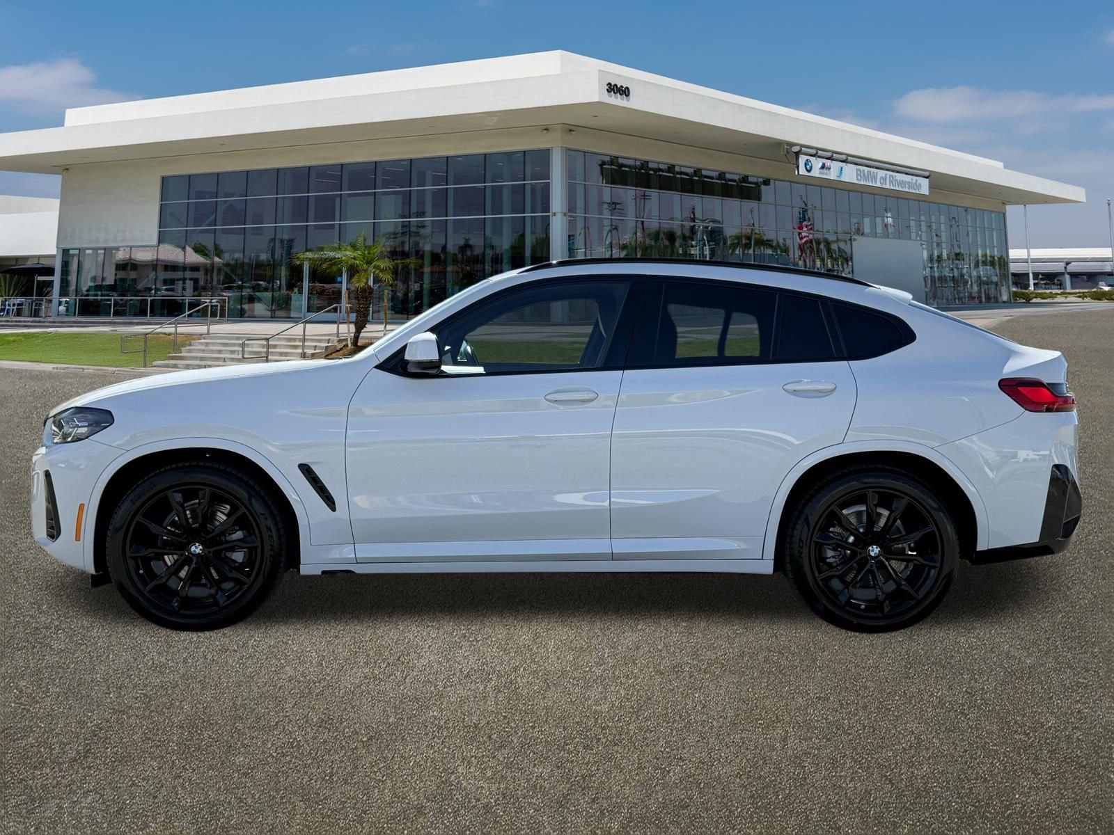 Used 2023 BMW X4 xDrive30i w/ M Sport Package image 6