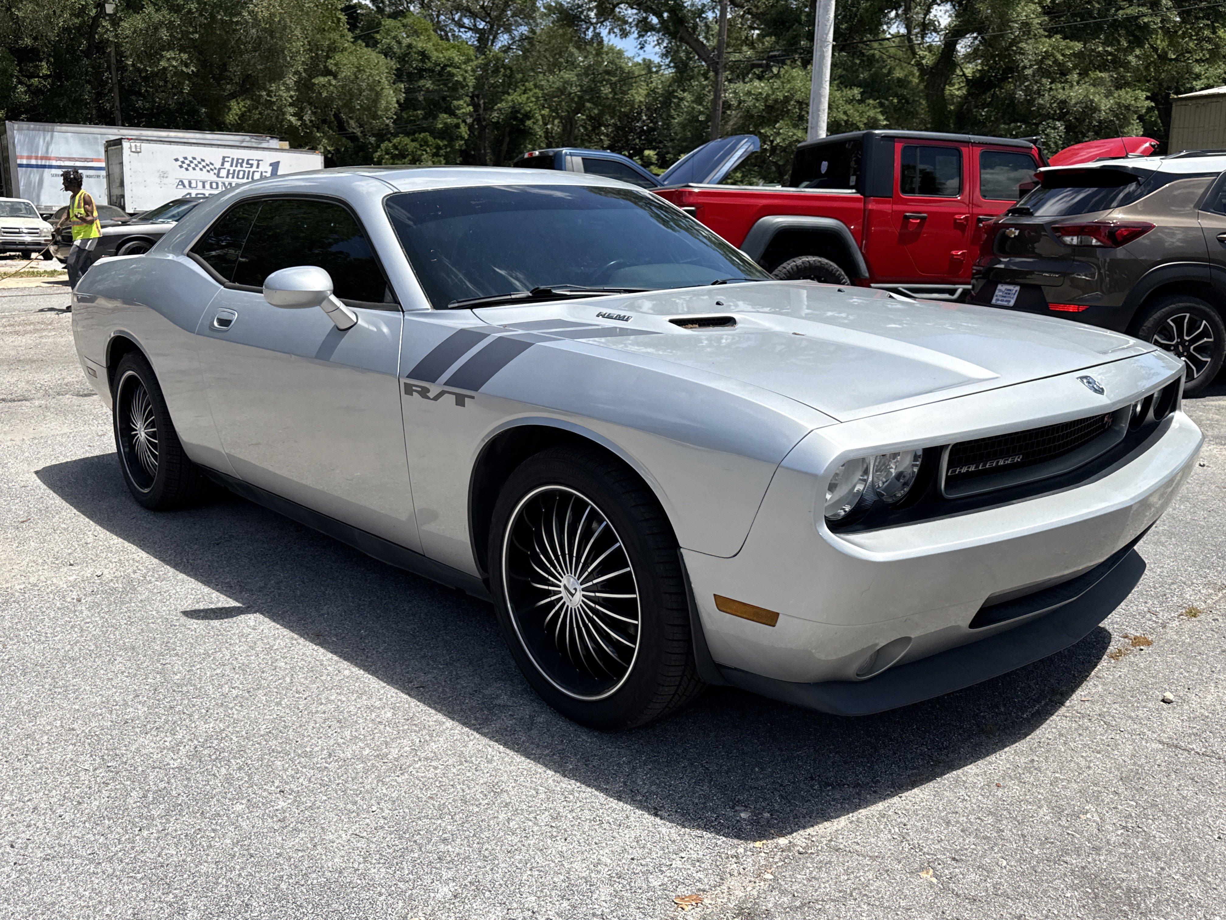 Used 2010 Dodge Challenger R/T RWD image 7