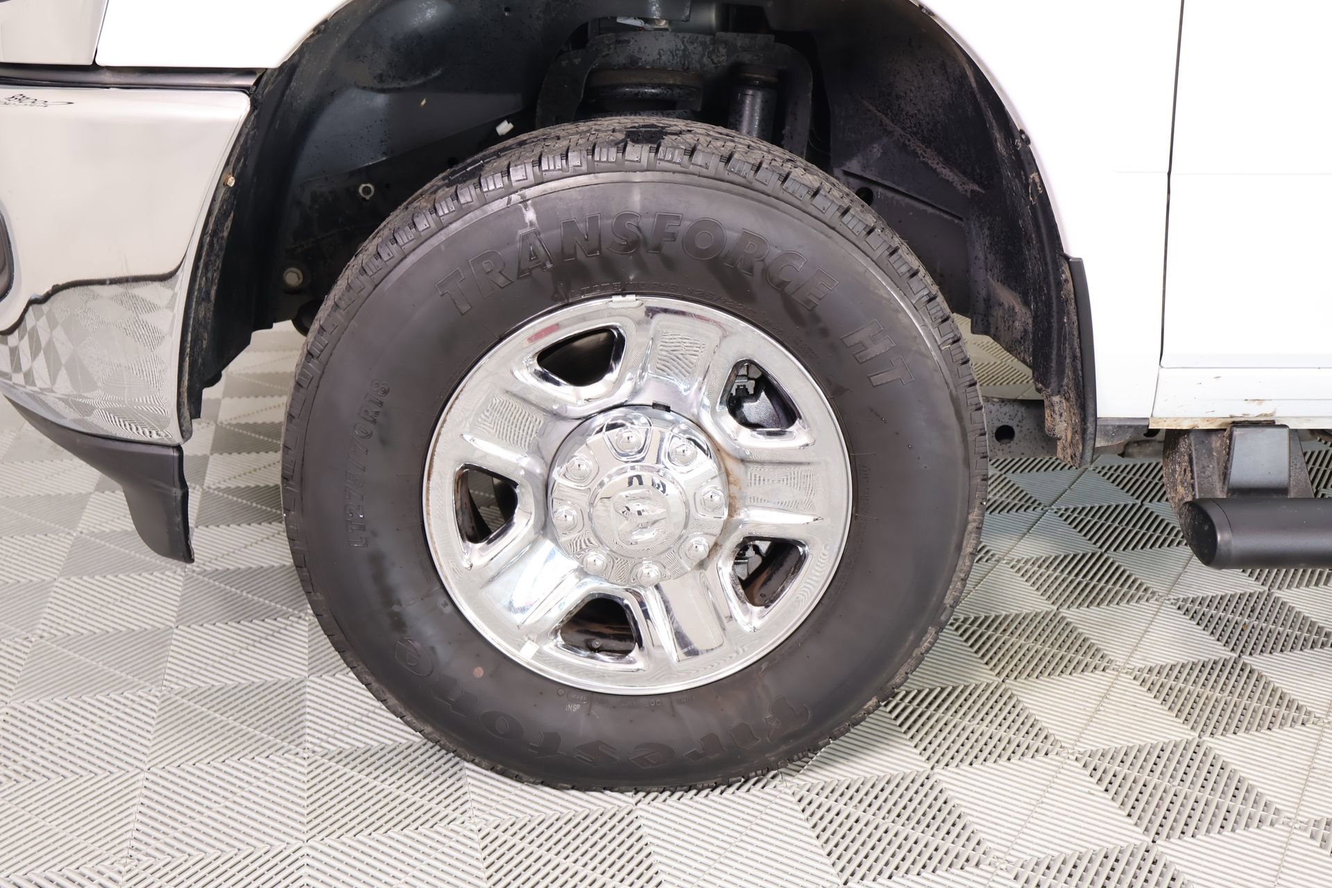 Used 2024 RAM 2500 Tradesman w/ Chrome Appearance Group AWD/4WD image 16