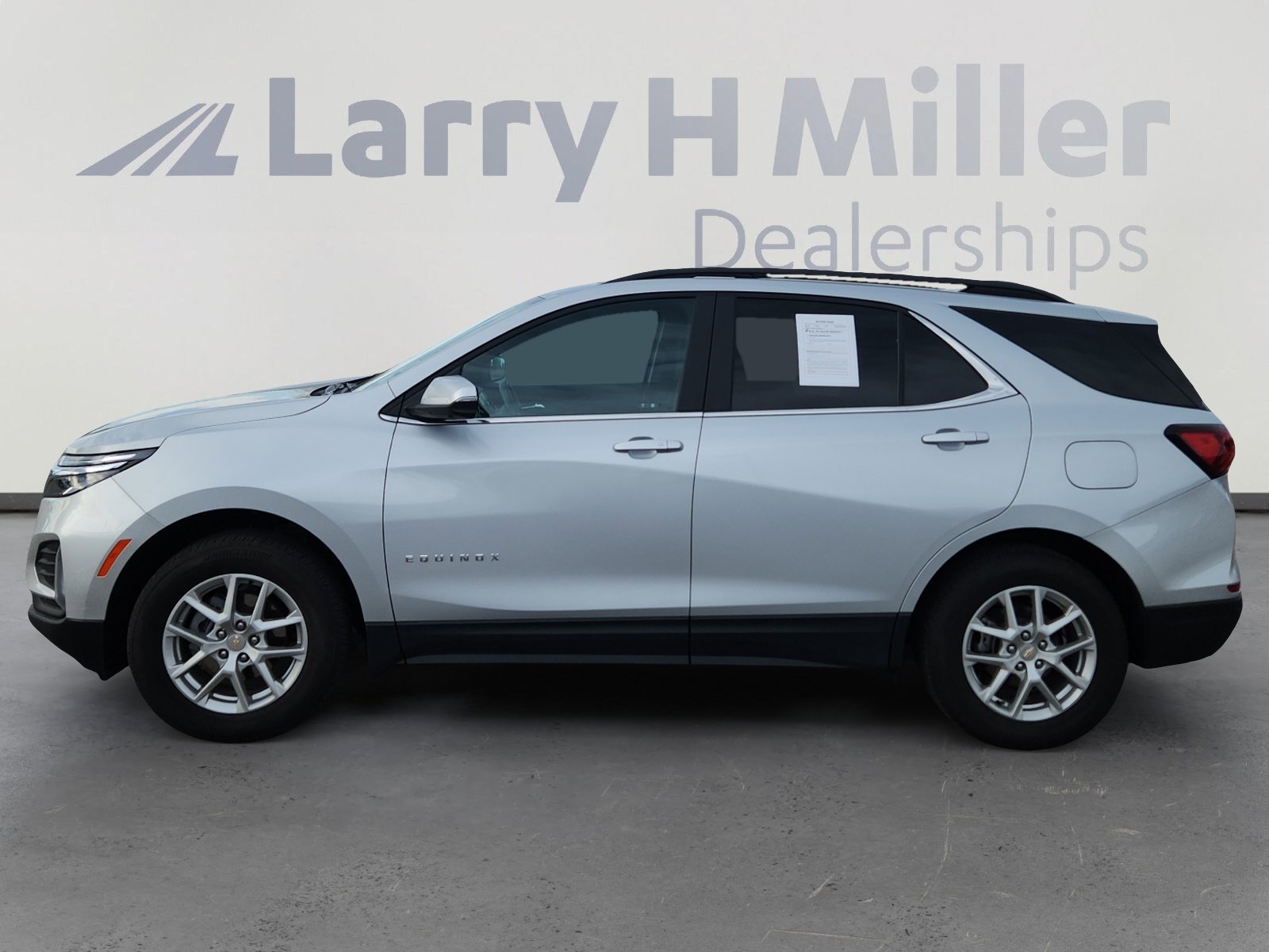 Used 2022 Chevrolet Equinox LT image 3
