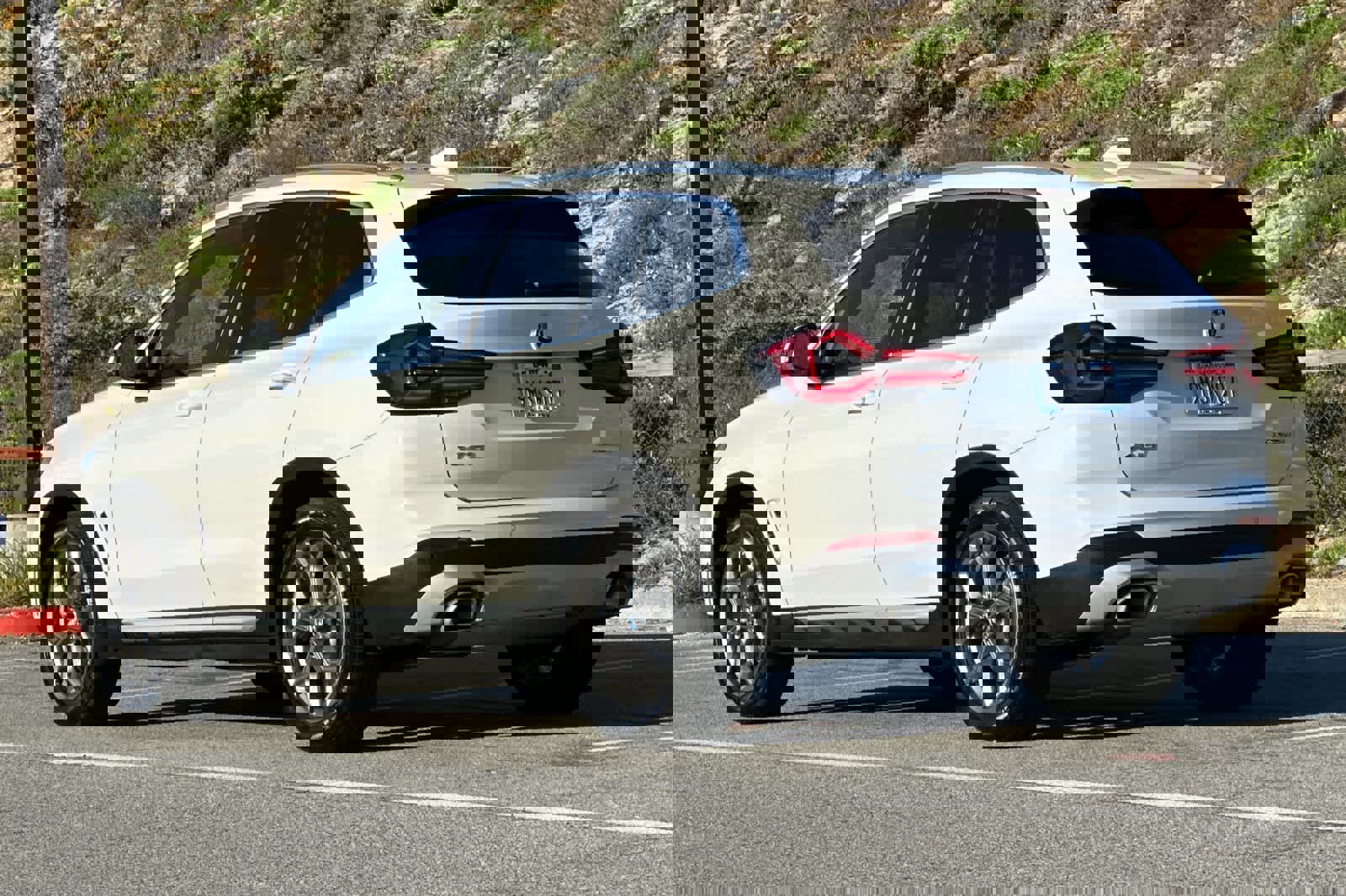 Used 2024 BMW X3 xDrive30i w/ Premium Package w/ZPA image 7