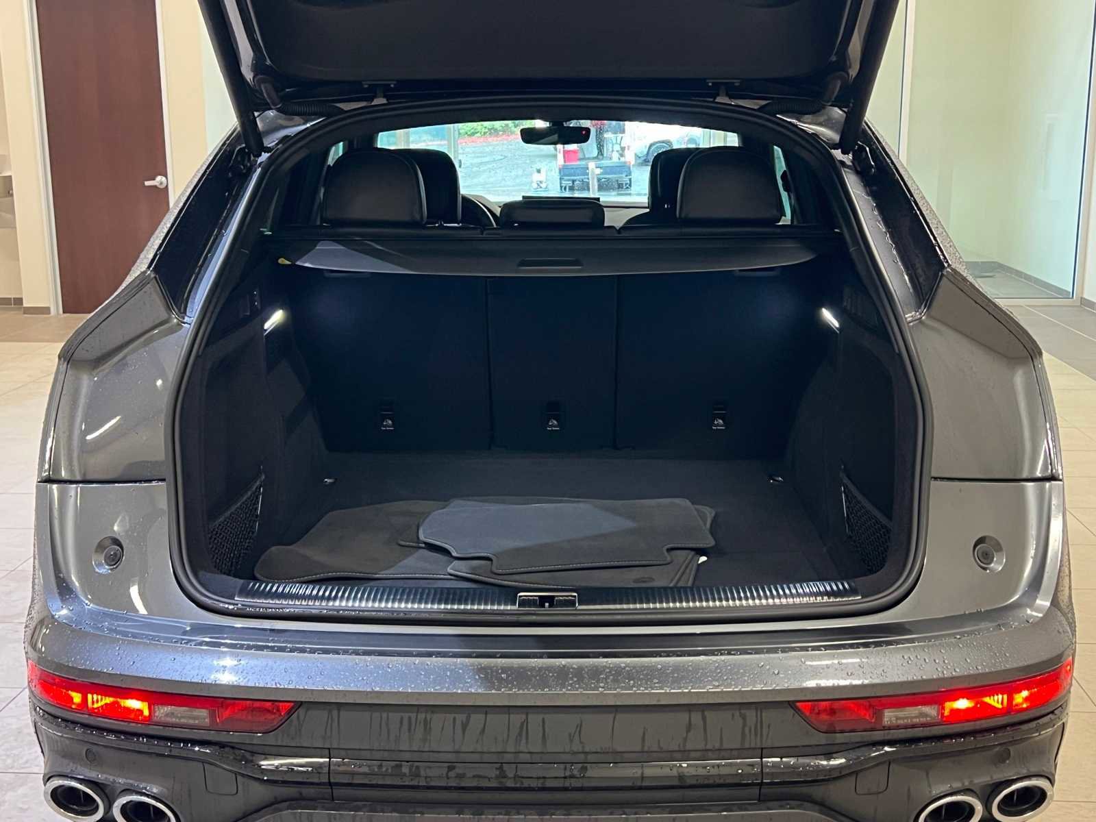 Used 2021 Audi SQ5 Premium Plus w/ Premium Plus Package image 30