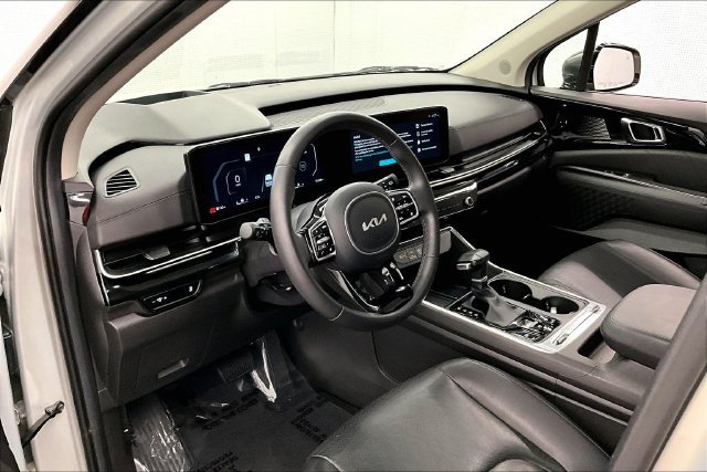 Used 2025 Kia Carnival SX Prestige FWD image 16