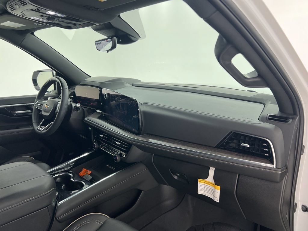 New 2025 Chevrolet Suburban Premier AWD/4WD image 27