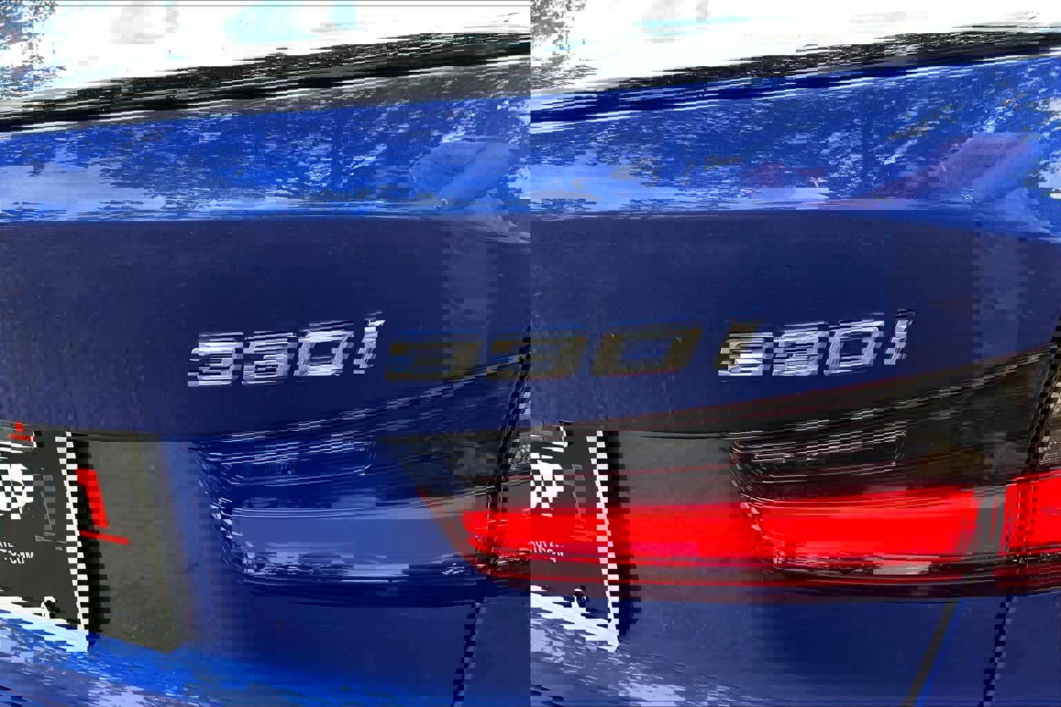 Certified 2025 BMW 330i Sedan w/ M Sport Package RWD image 30