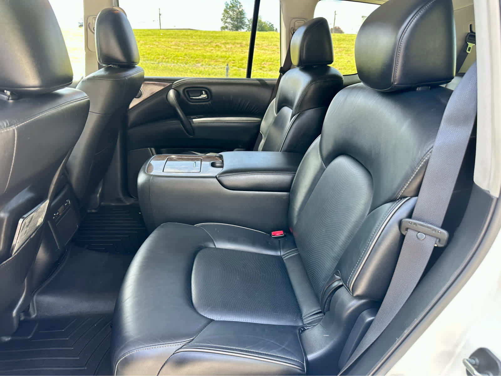 Used 2017 INFINITI QX80 2WD w/ Driver Assistance Package image 13