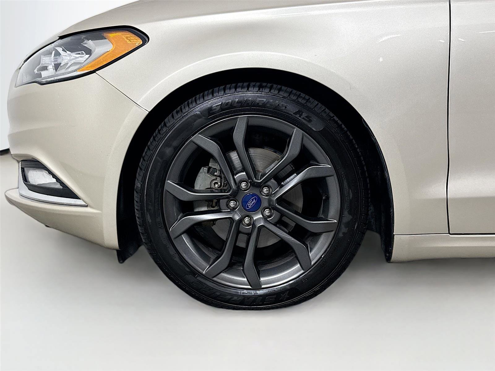 Used 2018 Ford Fusion SE w/ Equipment Group 201A image 27