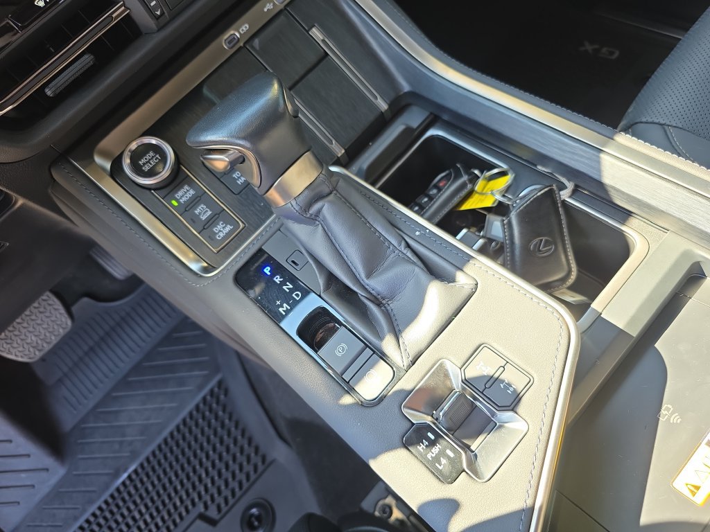 Used 2024 Lexus GX 550 AWD/4WD image 31