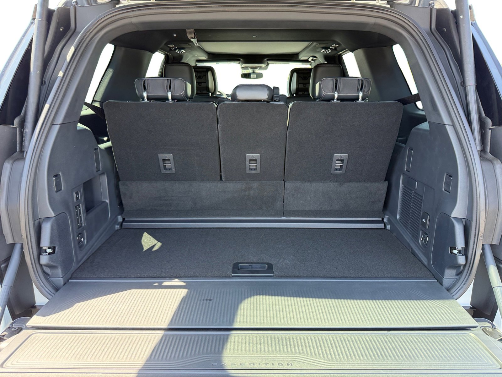 New 2026 Ford Expedition Platinum image 17