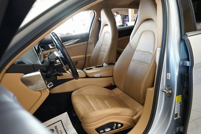 Used 2019 Porsche Panamera 4 image 2