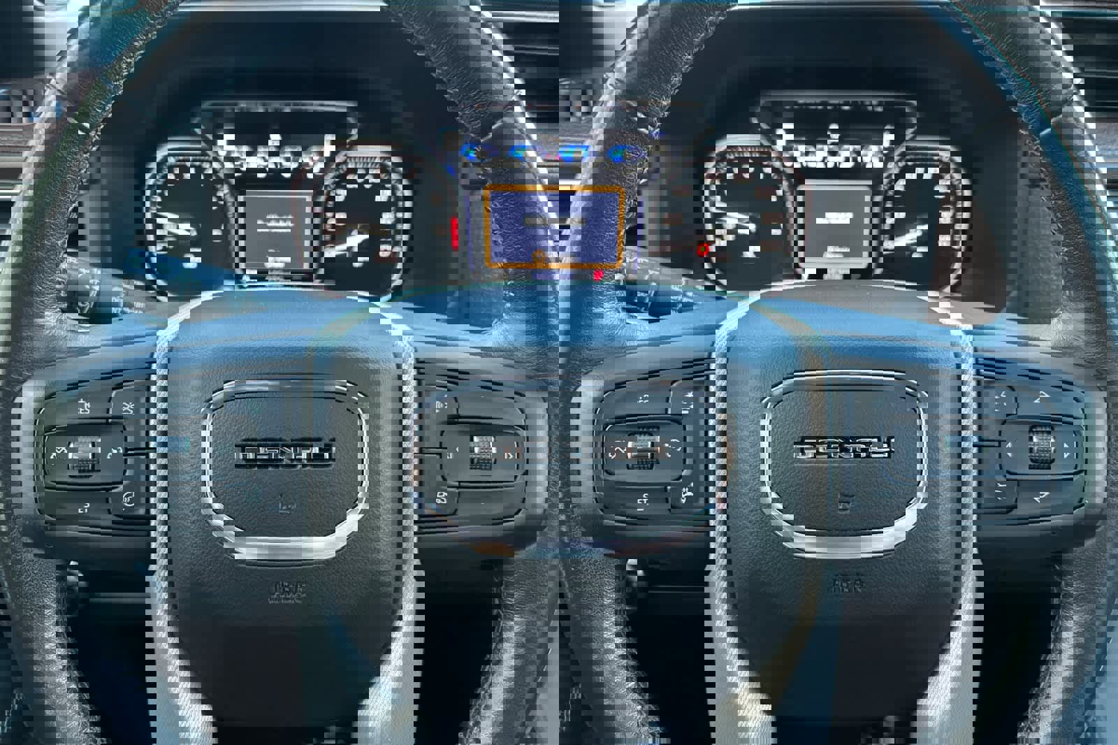 Used 2021 GMC Yukon Denali w/ Denali Premium Package image 5