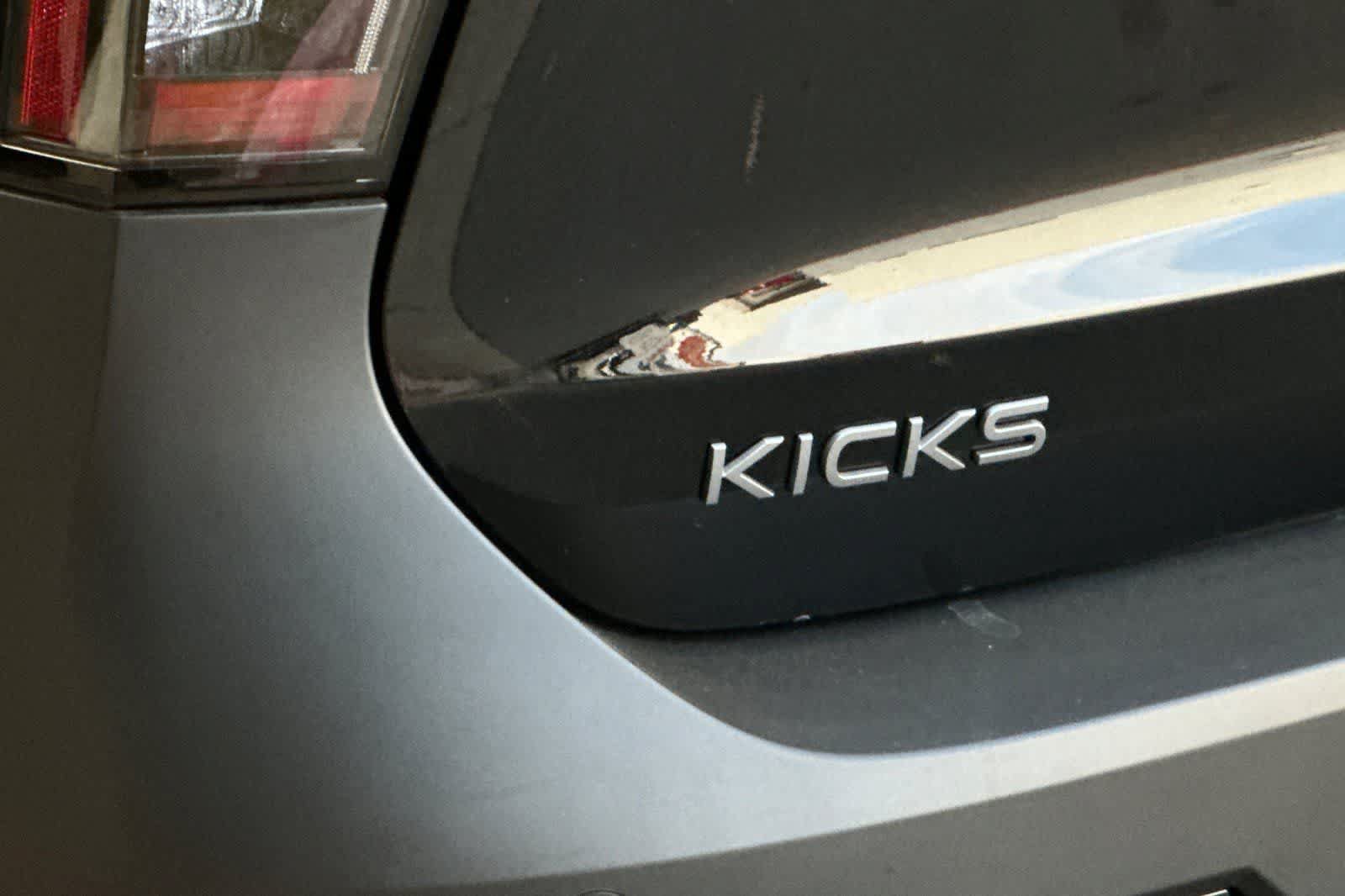 New 2026 Nissan Kicks SR w/ Illumination Package FWD image 30