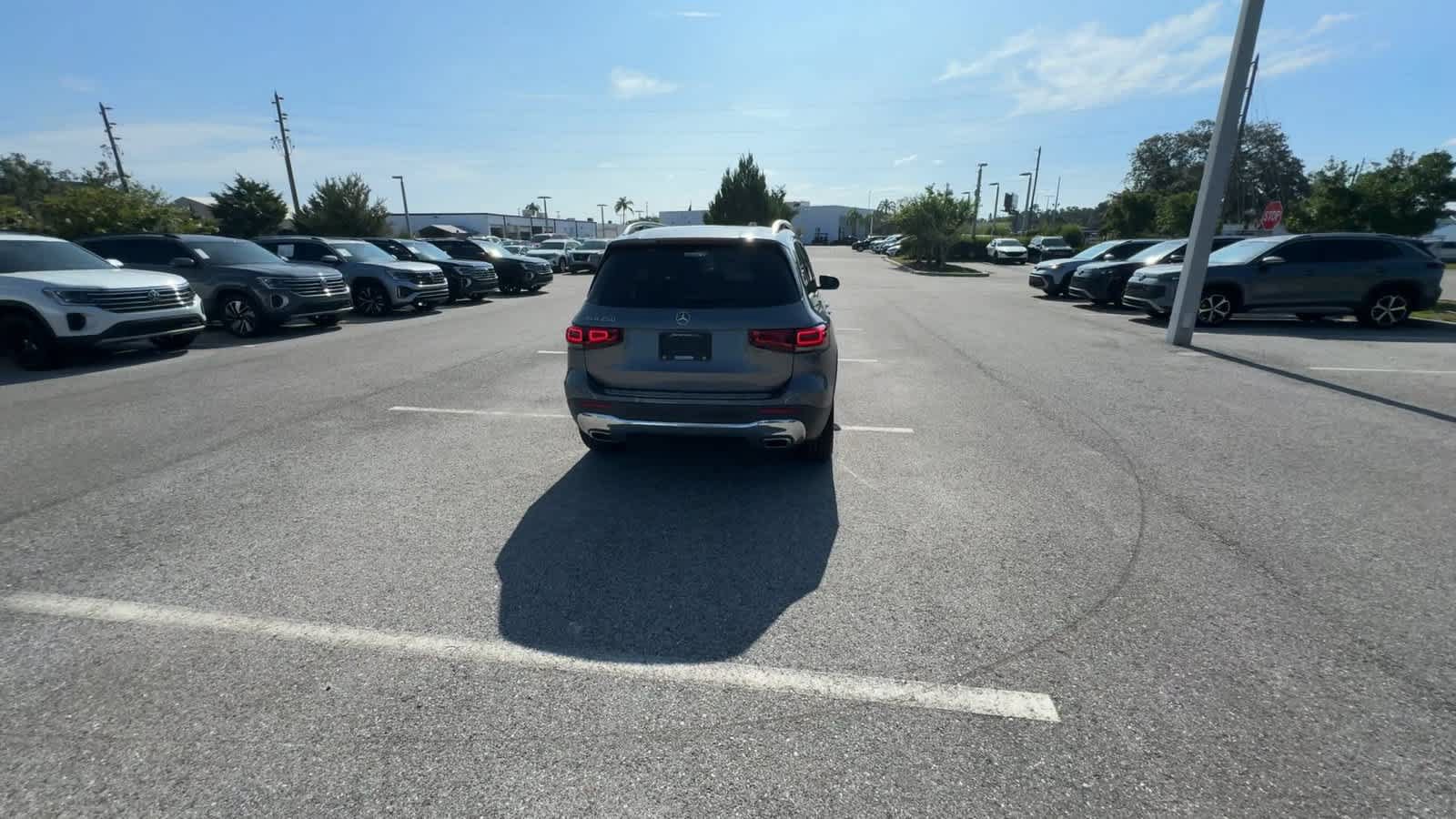 Used 2023 Mercedes-Benz GLB 250 w/ Premium Package image 7