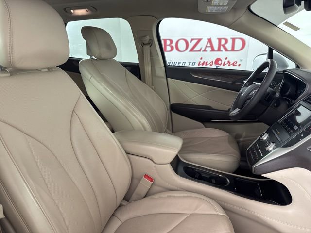 Used 2019 Lincoln MKC Reserve w/ MKC Technology Package image 16