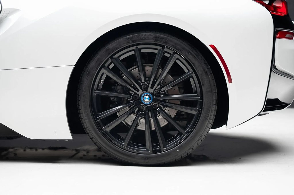 Used 2019 BMW i8 Roadster AWD/4WD image 22