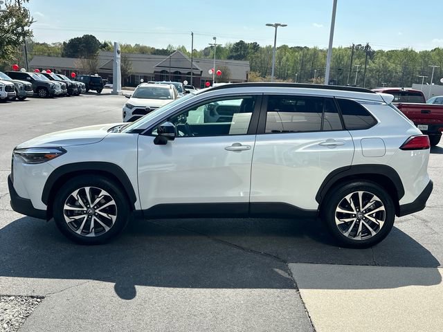 Used 2025 Toyota Corolla Cross XLE w/ Convenience Package image 6