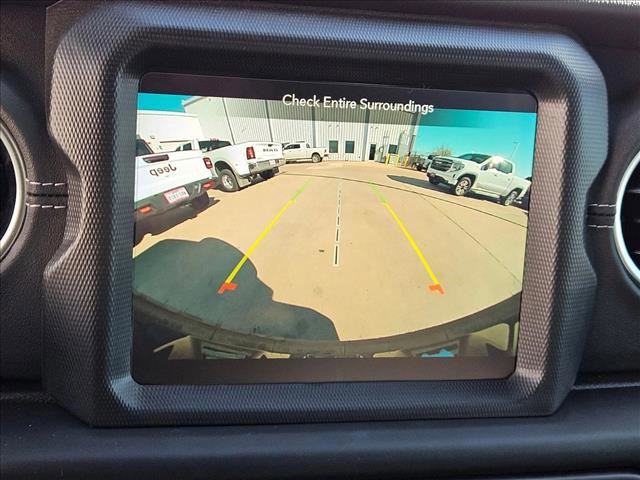 Used 2022 Jeep Wrangler Unlimited Sahara w/ Cold Weather Group image 19