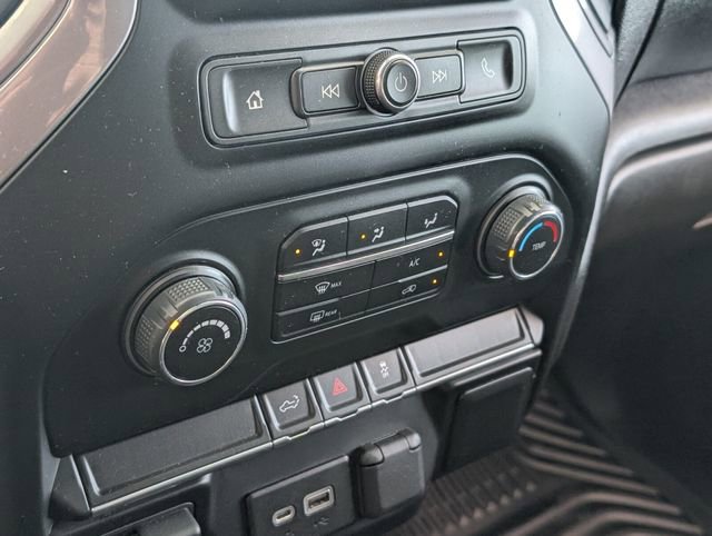 Used 2022 Chevrolet Silverado 2500 Custom w/ Custom Value Package image 21